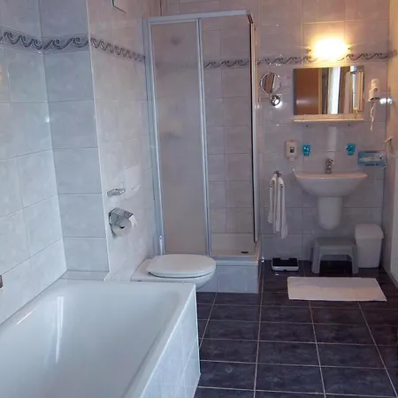 Hotell Grandhotel Niederoesterreichischer Hof 4*