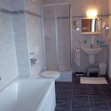 Hotel Grandhotel Niederoesterreichischer Hof 4*