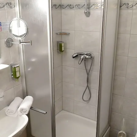 Hotel Grandhotel Niederoesterreichischer Hof 4*