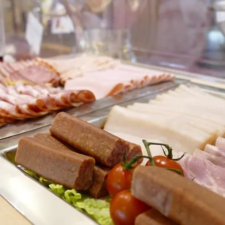 Grandhotel Niederoesterreichischer Hof Szálloda 4*
