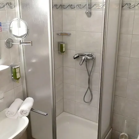 Grandhotel Niederoesterreichischer Hof Hotell 4*
