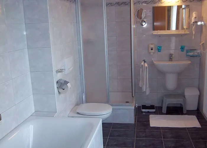 Hotel Grandhotel Niederoesterreichischer Hof 4*